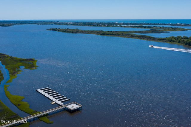 161 Twining Rose Lane, Holly Ridge, NC 28445