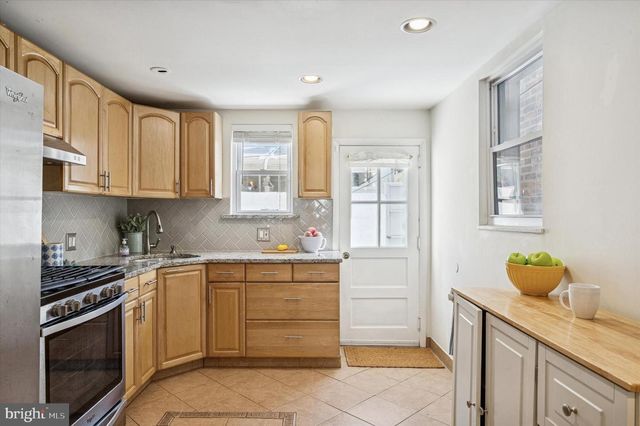 1913 S ISEMINGER ST, Philadelphia, PA 19148