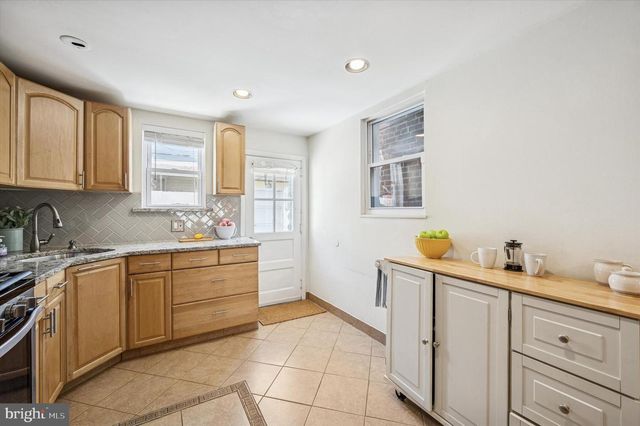 1913 S ISEMINGER ST, Philadelphia, PA 19148