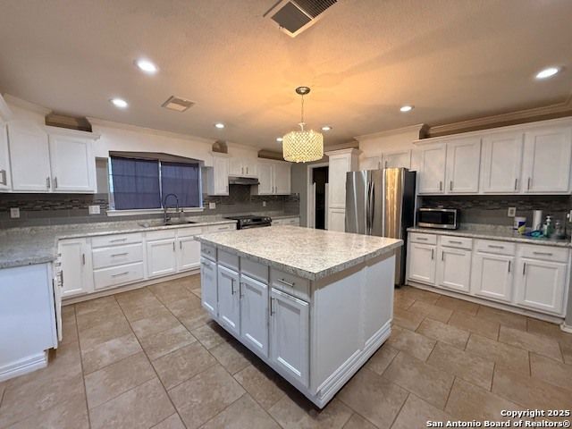 9011 Via Hermosa, San Antonio, TX 78245