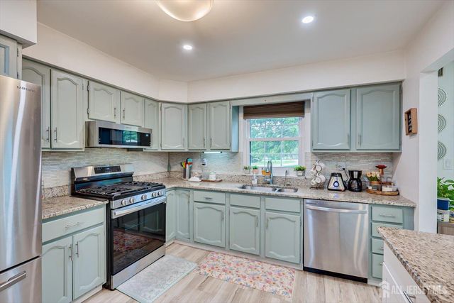 1602 Deerfield Drive, Edison, NJ 08820