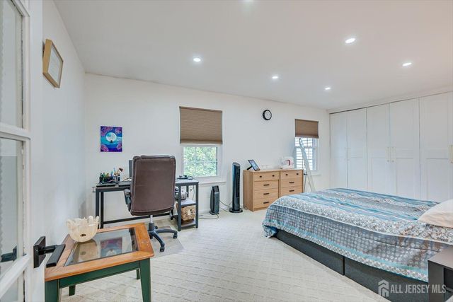 1602 Deerfield Drive, Edison, NJ 08820