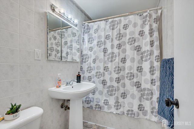 1602 Deerfield Drive, Edison, NJ 08820