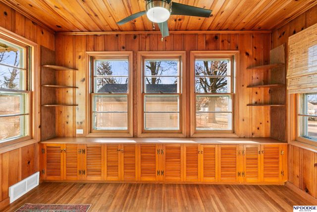 3503 S 44th Avenue, Omaha, NE 68105