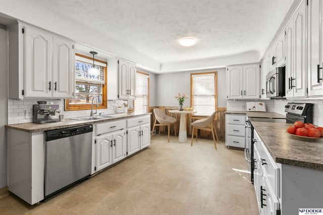 3503 S 44th Avenue, Omaha, NE 68105