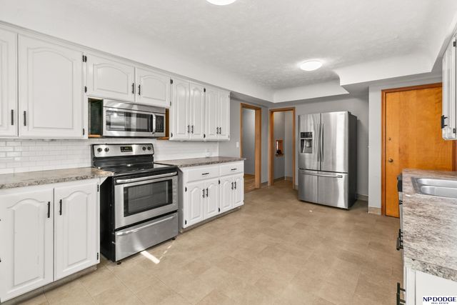 3503 S 44th Avenue, Omaha, NE 68105