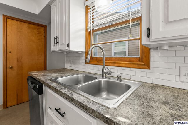 3503 S 44th Avenue, Omaha, NE 68105