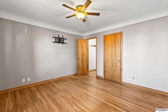 3503 S 44th Avenue, Omaha, NE 68105