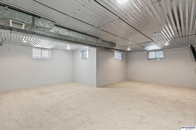 3503 S 44th Avenue, Omaha, NE 68105