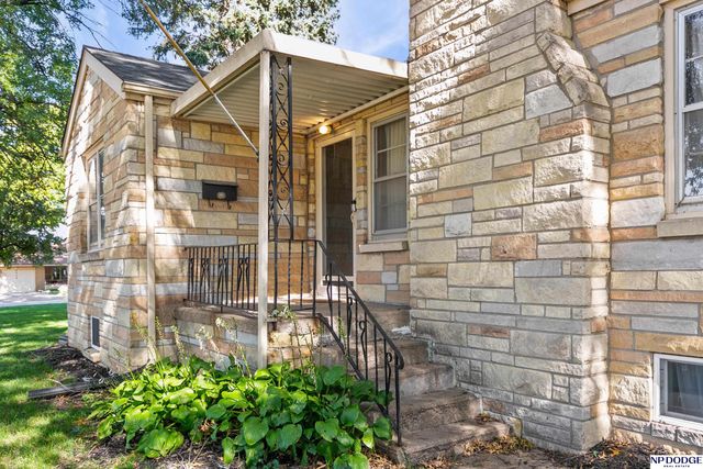 3503 S 44th Avenue, Omaha, NE 68105