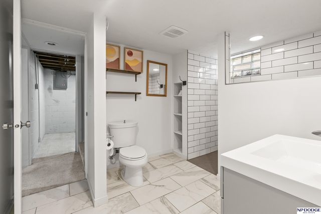 3503 S 44th Avenue, Omaha, NE 68105