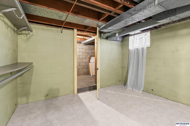 3503 S 44th Avenue, Omaha, NE 68105