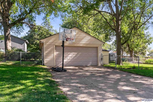 3503 S 44th Avenue, Omaha, NE 68105