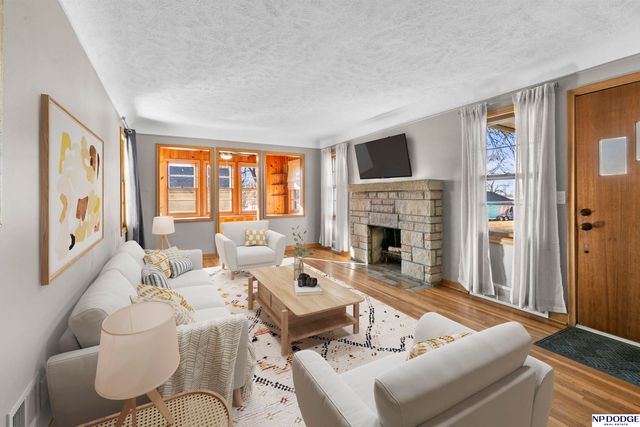 3503 S 44th Avenue, Omaha, NE 68105