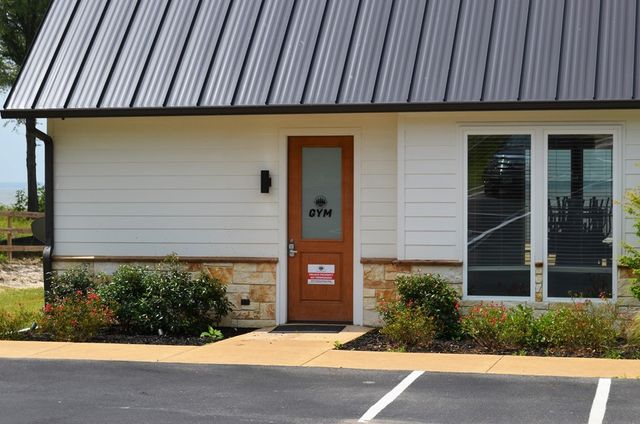 551 Shoreline Drive, Mabank, TX 75143