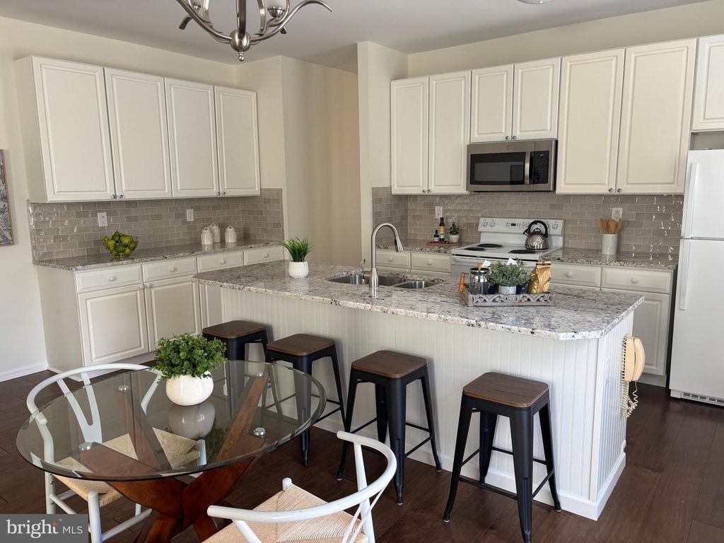 1406 S HUNTING HORN TURN, Glen Mills, PA 19342