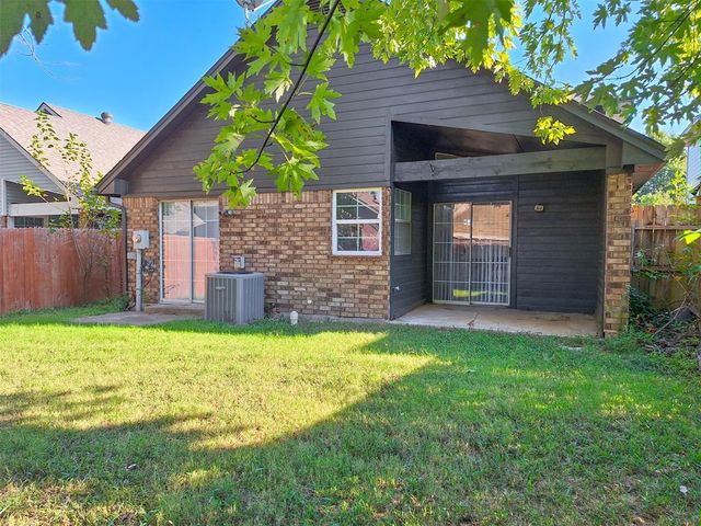 519 Stoneridge Drive, Moore, OK 73160