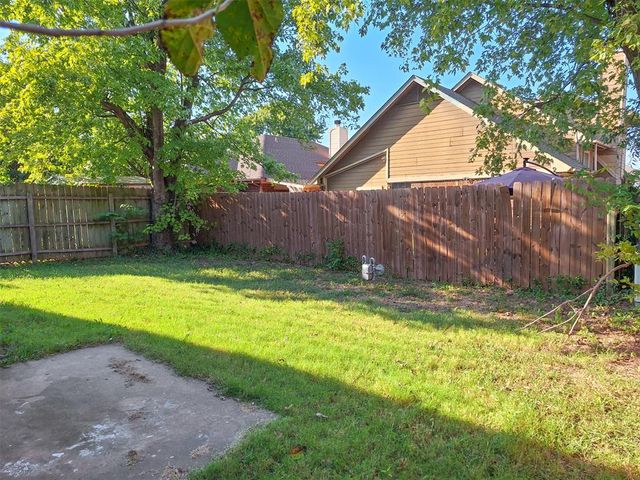 519 Stoneridge Drive, Moore, OK 73160