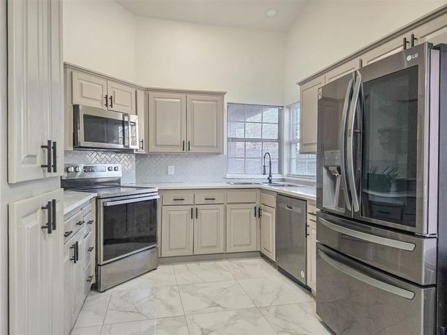 519 Stoneridge Drive, Moore, OK 73160