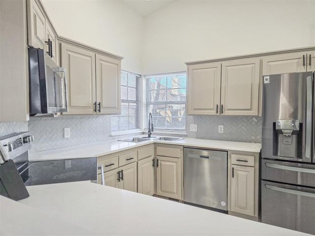 519 Stoneridge Drive, Moore, OK 73160