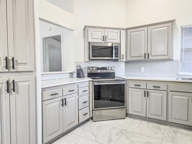 519 Stoneridge Drive, Moore, OK 73160