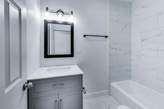 815 S Carpenter Street 3R, Chicago, IL 60607
