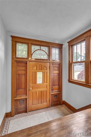 91 Saint Johns Parkside Street, Buffalo, NY 14210