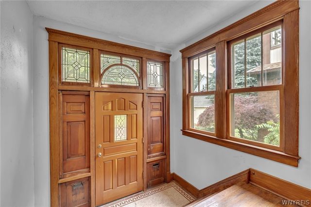 91 Saint Johns Parkside Street, Buffalo, NY 14210