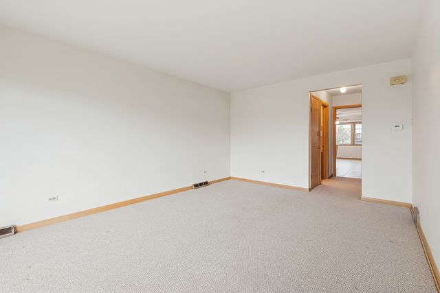 6421 S Knox Avenue, Chicago, IL 60629