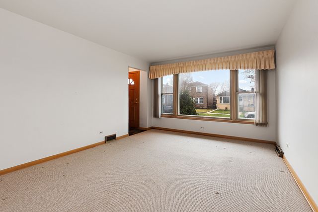 6421 S Knox Avenue, Chicago, IL 60629