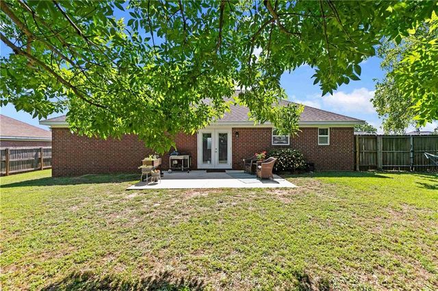 21637 Shadowbrook Street, Robertsdale, AL 36567