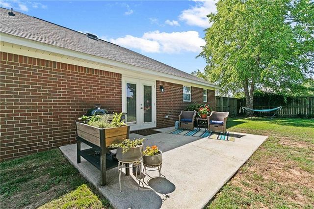 21637 Shadowbrook Street, Robertsdale, AL 36567
