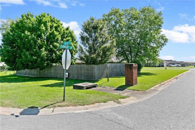 21637 Shadowbrook Street, Robertsdale, AL 36567
