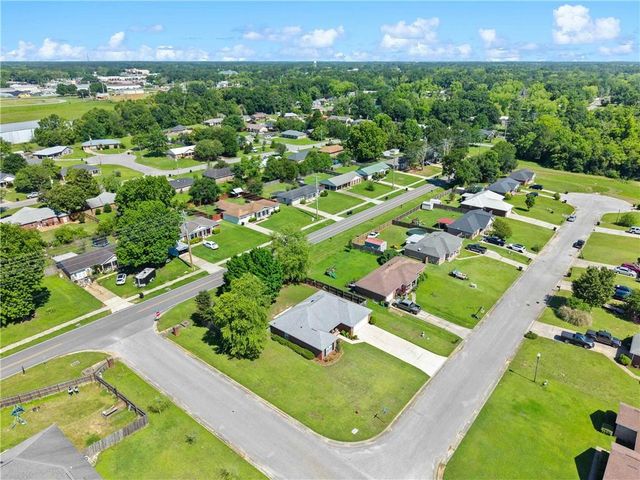 21637 Shadowbrook Street, Robertsdale, AL 36567