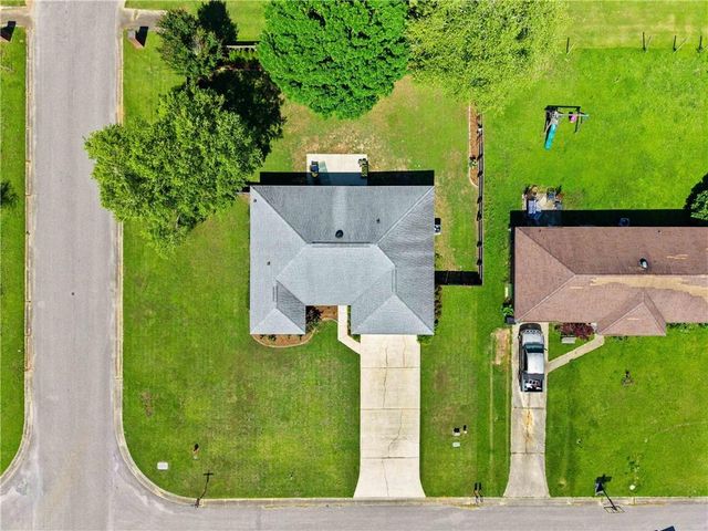 21637 Shadowbrook Street, Robertsdale, AL 36567