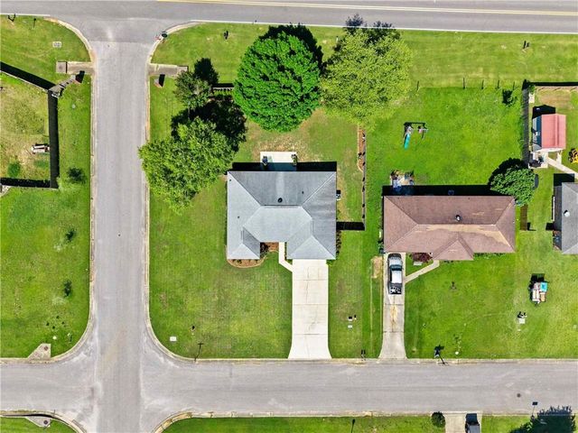 21637 Shadowbrook Street, Robertsdale, AL 36567