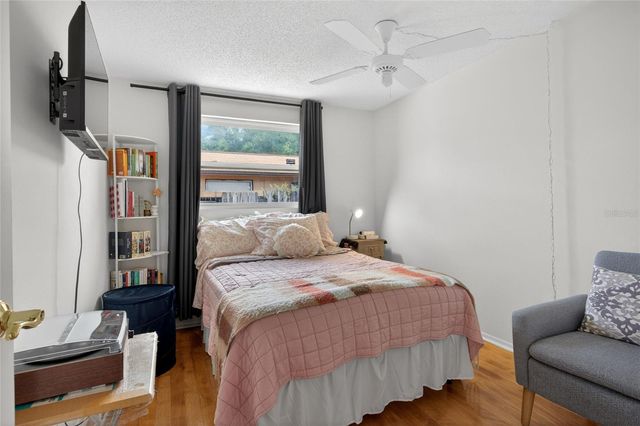 6401 REGATTA COURT, Tampa, FL 33634