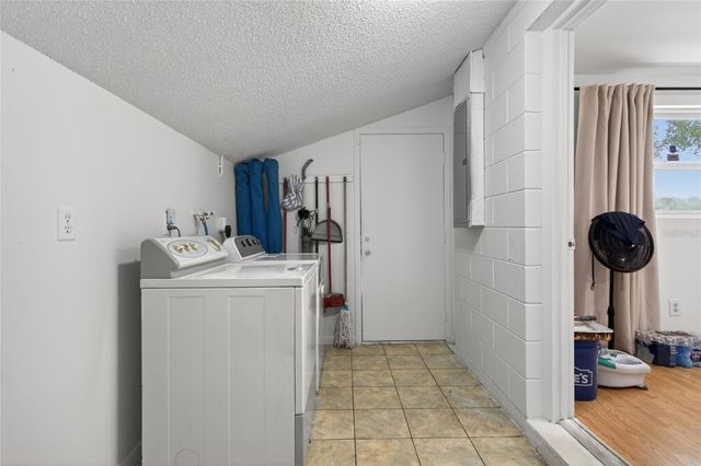 6401 REGATTA COURT, Tampa, FL 33634