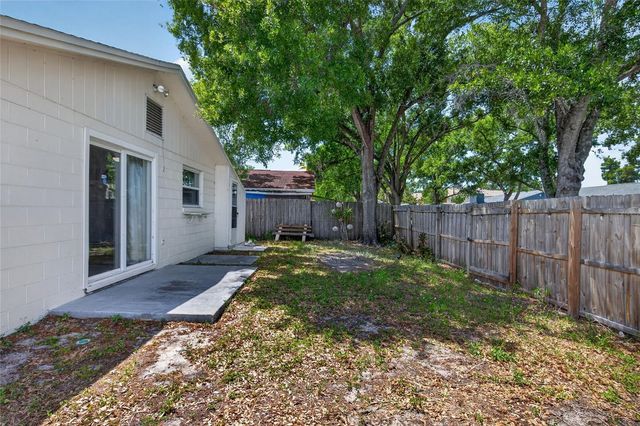 6401 REGATTA COURT, Tampa, FL 33634