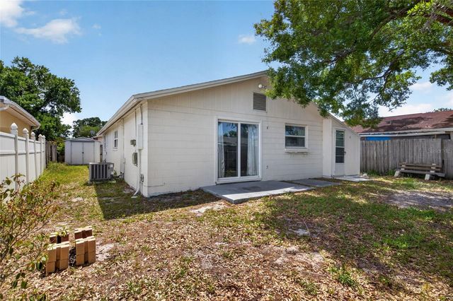6401 REGATTA COURT, Tampa, FL 33634