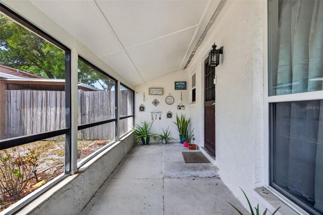 6401 REGATTA COURT, Tampa, FL 33634