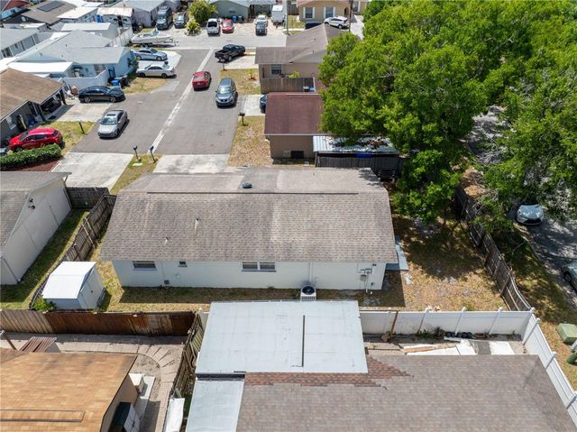 6401 REGATTA COURT, Tampa, FL 33634