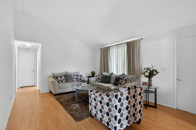 6401 REGATTA COURT, Tampa, FL 33634