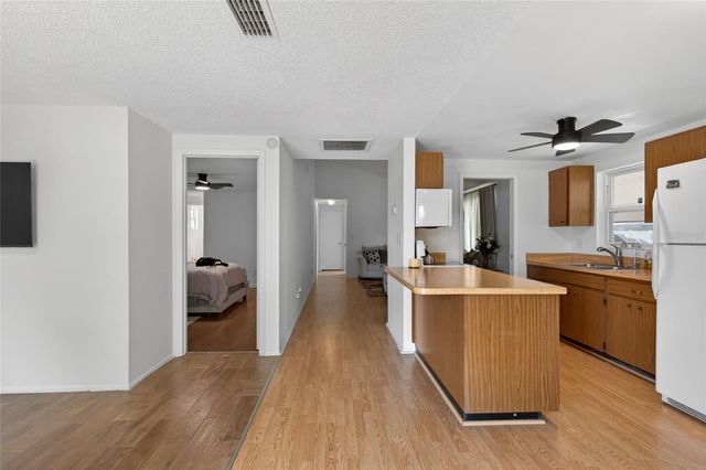 6401 REGATTA COURT, Tampa, FL 33634