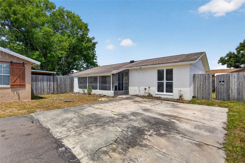 6401 REGATTA COURT, Tampa, FL 33634