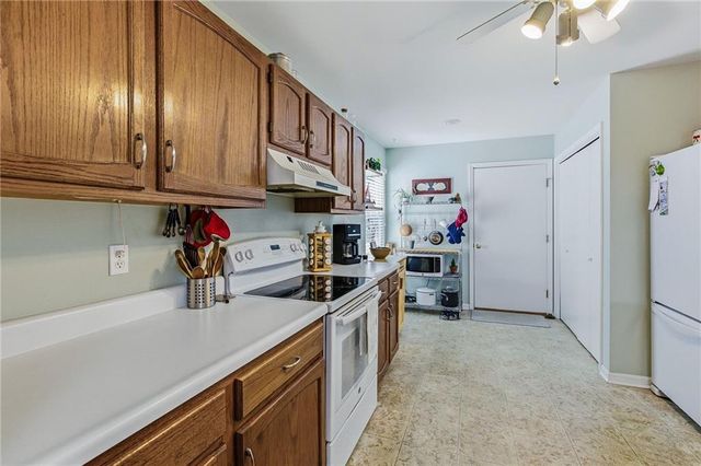 8424 N Park Court, Kansas City, MO 64155