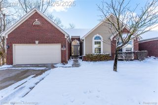 40827 Lenox Park Drive, Novi, MI 48377