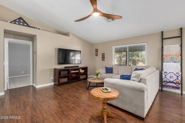 2844 E OAKLAND Court, Gilbert, AZ 85295