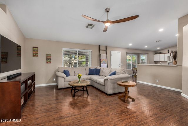 2844 E OAKLAND Court, Gilbert, AZ 85295