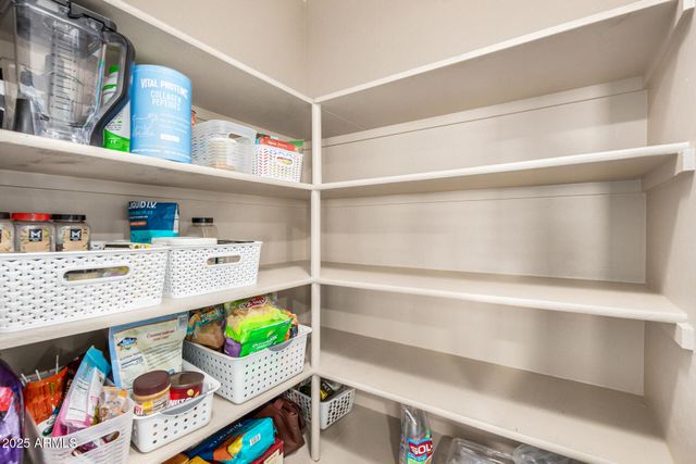 2844 E OAKLAND Court, Gilbert, AZ 85295